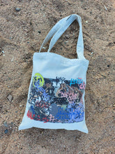 Load image into Gallery viewer, Mauer Graffiti TOTE BAG

